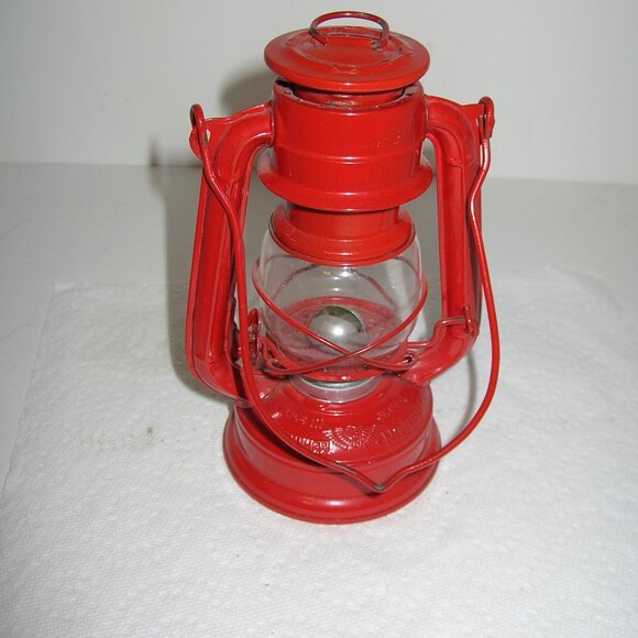 Vintage Wingedwheel No. 350 Red Kerosene Oil Lantern  7.5"T NEW F - Picture 2 of 7